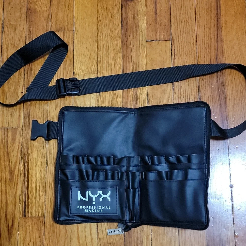 NYX Professional Black Makeup Brush Belt Pouch Zippped Case